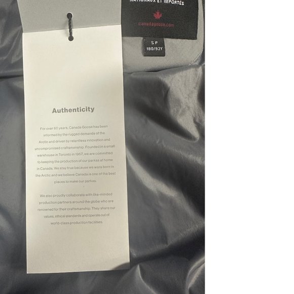 NWT Made in Canada Goose Armstrong Down Parka Silver Grey Puffer Jacket Coat - Picture 6 of 8